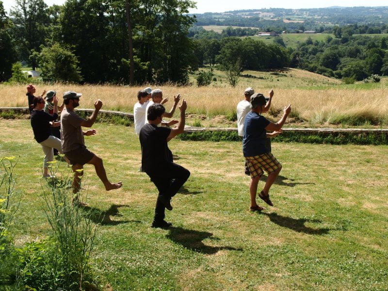 Grand stage d'été Ligoure : une pratique intensive et joyeuse École Corps Vivant Corps Conscient 2 stage ligoure tai chi qi gong 2019 3 École Corps Vivant Corps Conscient Grand stage d'été Ligoure : une pratique intensive et joyeuse