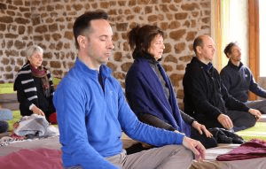 TAI CHI - cours mensuel - Orléans École Corps Vivant Corps Conscient 1 méditation avec le Chi avant la pratique du tai Chi